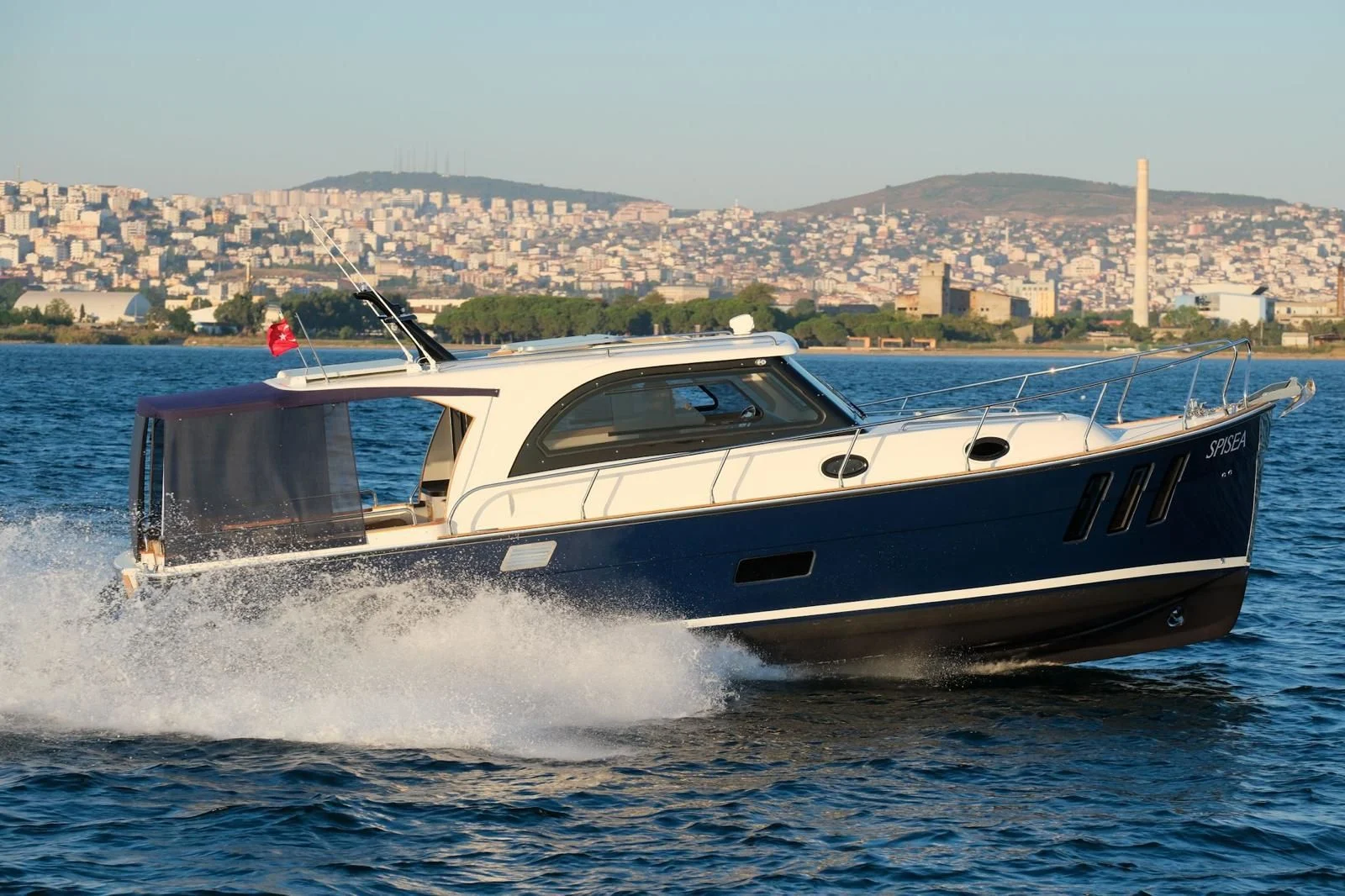 Lobster-37 Motoryacht: The New Name of Comfort and Power at Sea | Marinboat 2025